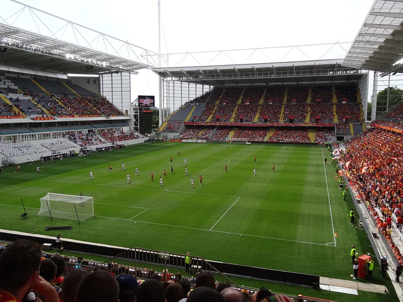 Lens